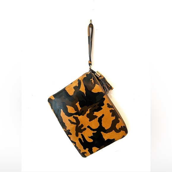 G.I.L.I Camo Tassel Pouch - Picture 1 of 9